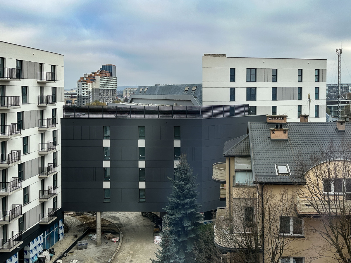 Rzeszów - Budowa Capital Towers Residence w sąsiedztwie hali Podpromie [listopad 2024]