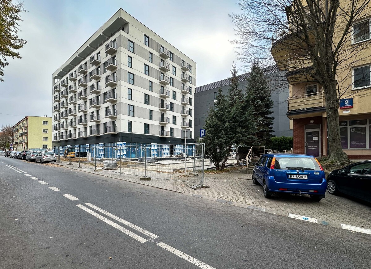 Rzeszów - Budowa Capital Towers Residence w sąsiedztwie hali Podpromie [listopad 2024]