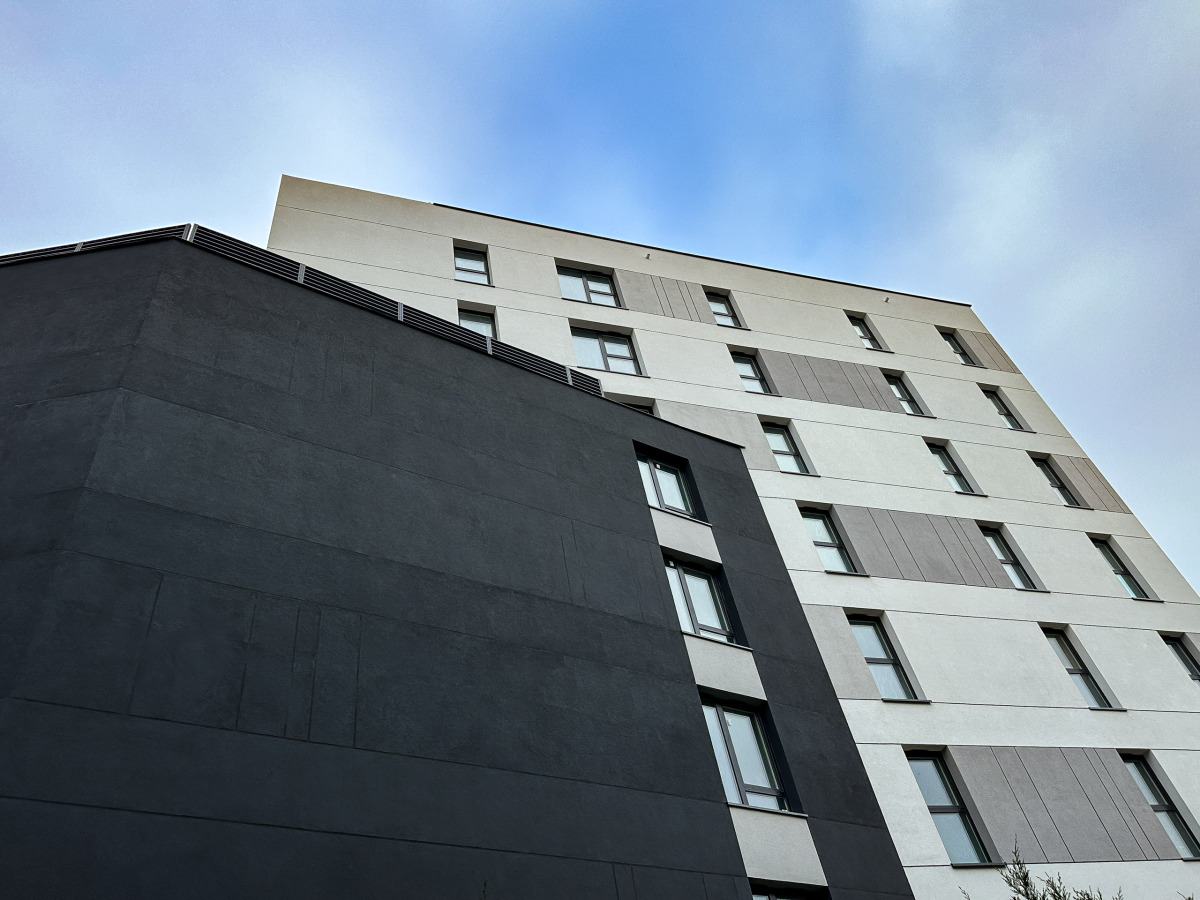 Rzeszów - Budowa Capital Towers Residence w sąsiedztwie hali Podpromie [listopad 2024]