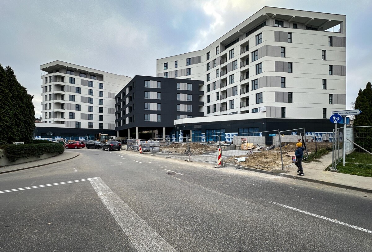 Rzeszów - Budowa Capital Towers Residence w sąsiedztwie hali Podpromie [listopad 2024]