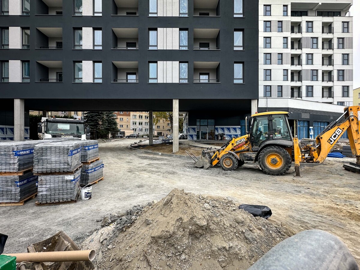 Rzeszów - Budowa Capital Towers Residence w sąsiedztwie hali Podpromie [listopad 2024]