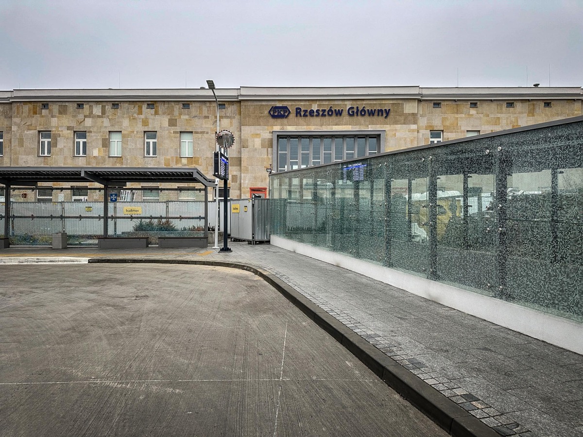 Rzeszów -  Modernizacja budynku dworca PKP w Rzeszowie [grudzień 2024]