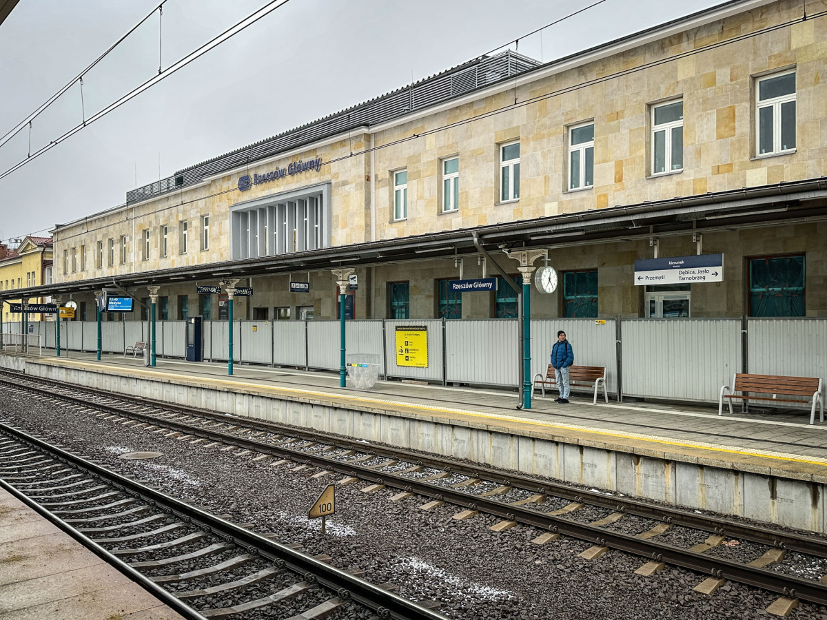 Rzeszów -  Modernizacja budynku dworca PKP w Rzeszowie [grudzień 2024]
