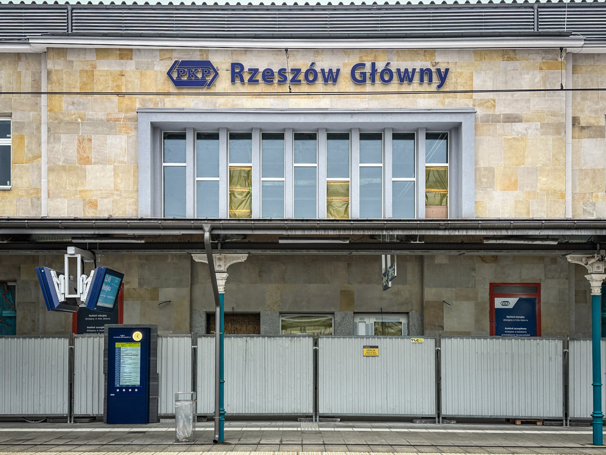 Rzeszów -  Modernizacja budynku dworca PKP w Rzeszowie [grudzień 2024]
