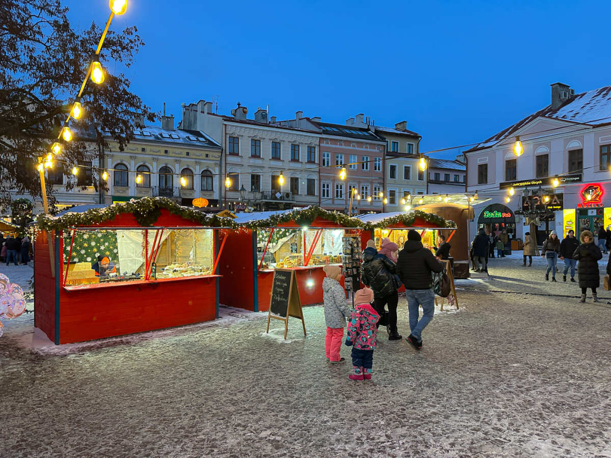 Rzeszów - Świąteczne Miasteczko i iluminacje w centrum Rzeszowa