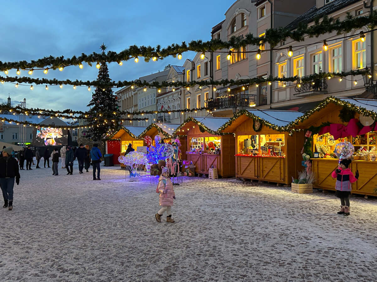 Rzeszów - Świąteczne Miasteczko i iluminacje w centrum Rzeszowa