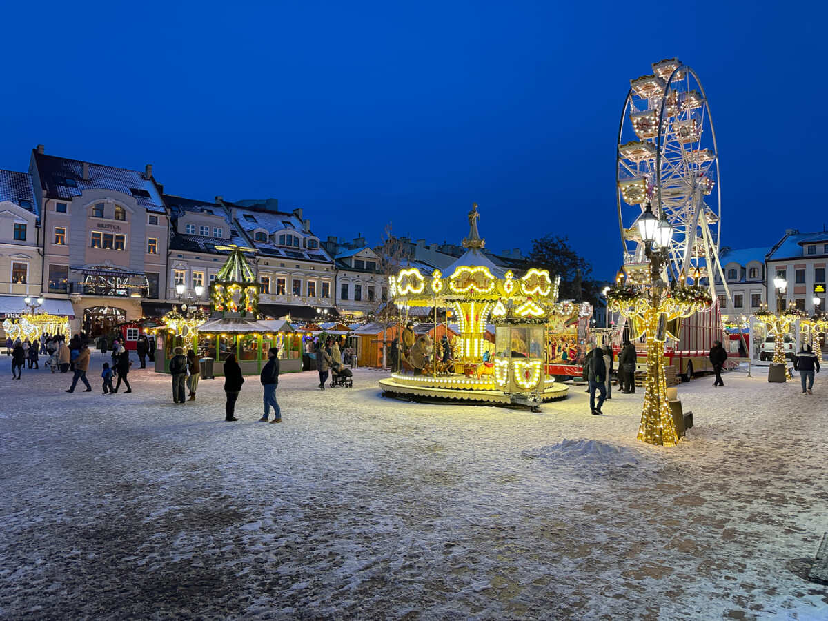Rzeszów - Świąteczne Miasteczko i iluminacje w centrum Rzeszowa