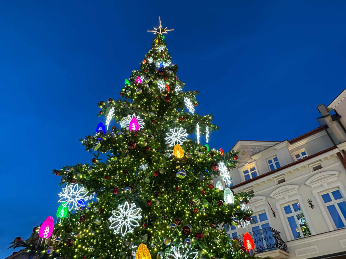 Rzeszów - Świąteczne Miasteczko i iluminacje w centrum Rzeszowa