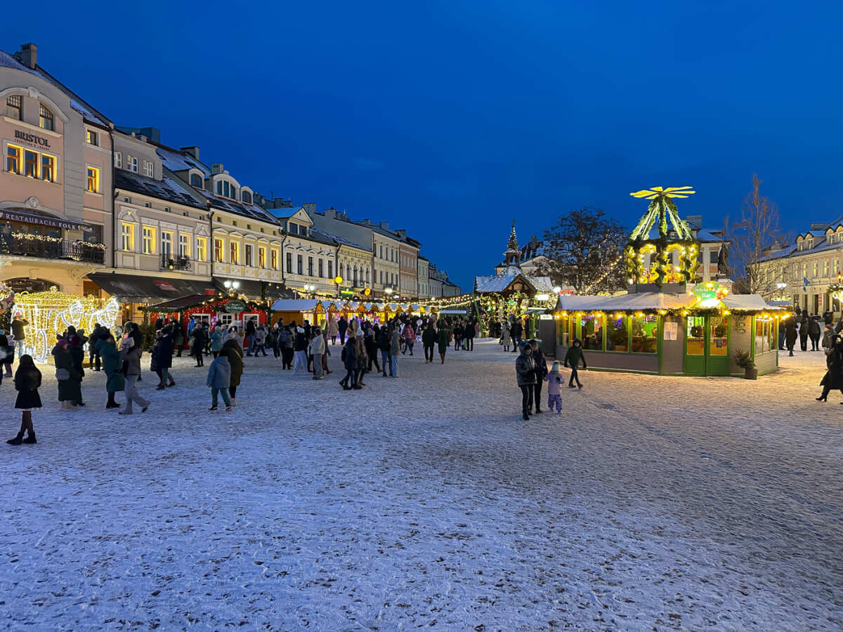 Rzeszów - Świąteczne Miasteczko i iluminacje w centrum Rzeszowa