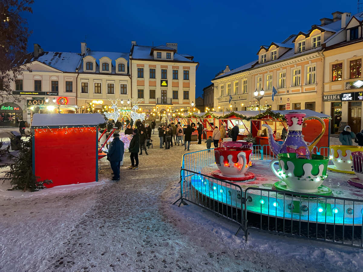 Rzeszów - Świąteczne Miasteczko i iluminacje w centrum Rzeszowa