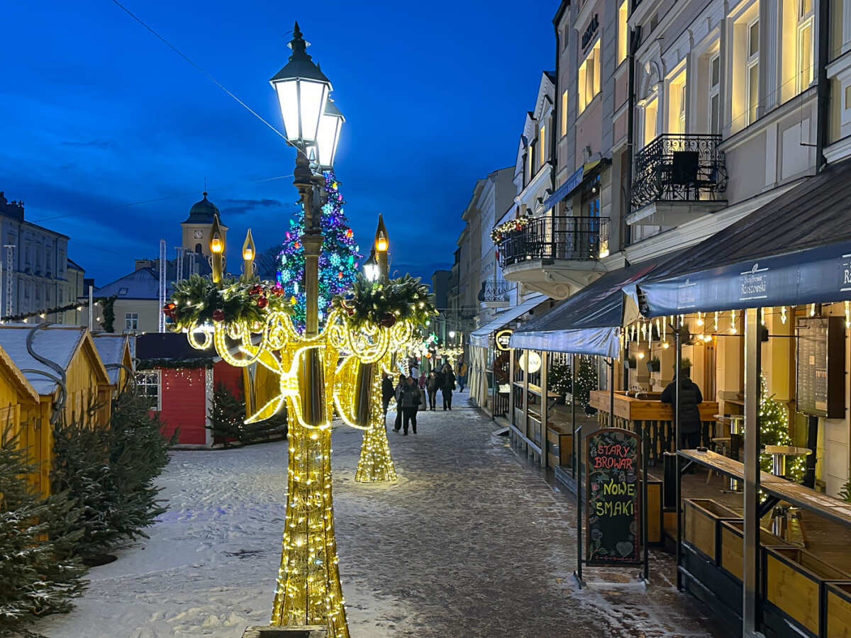 Rzeszów - Świąteczne Miasteczko i iluminacje w centrum Rzeszowa