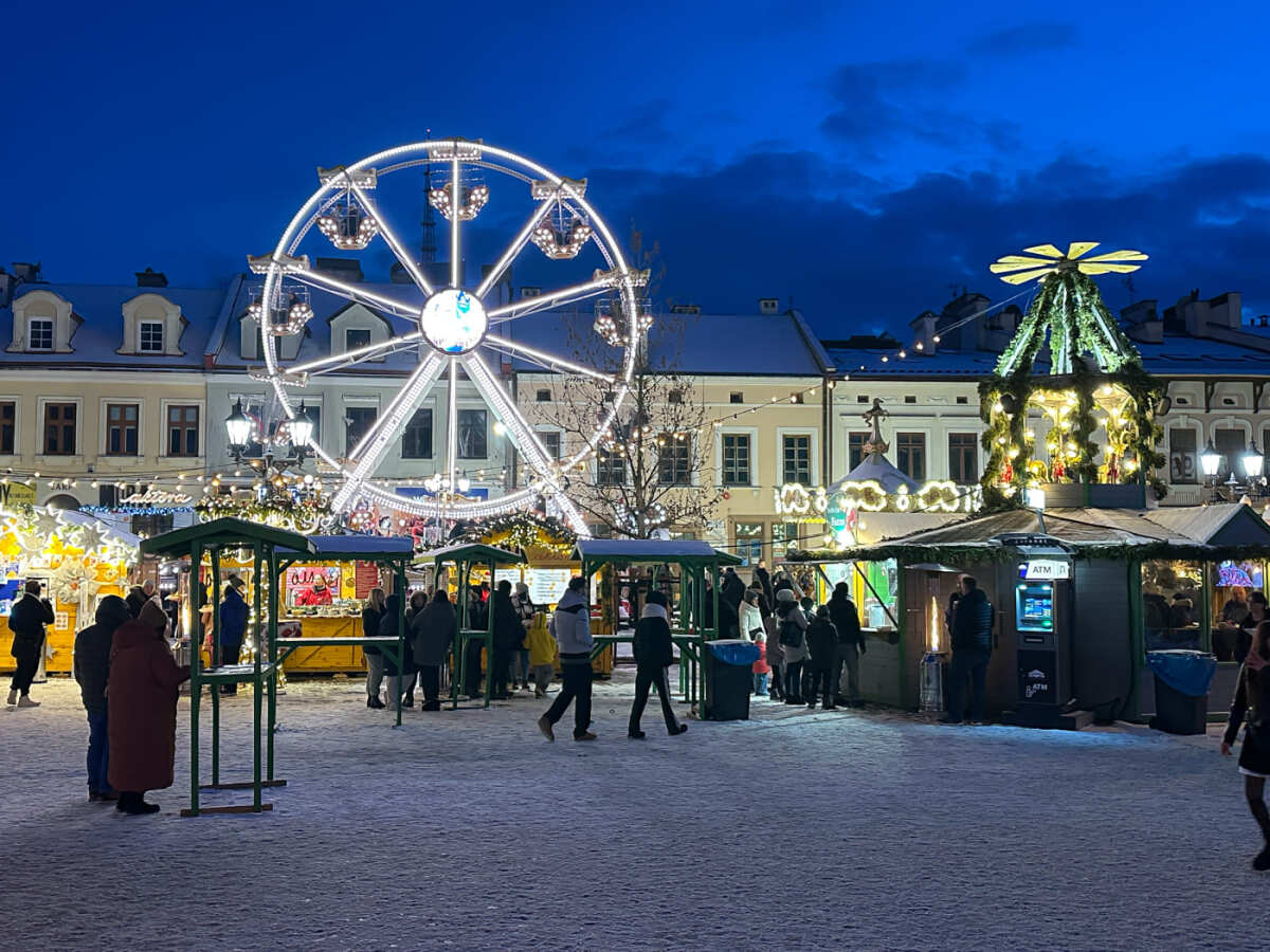 Rzeszów - Świąteczne Miasteczko i iluminacje w centrum Rzeszowa