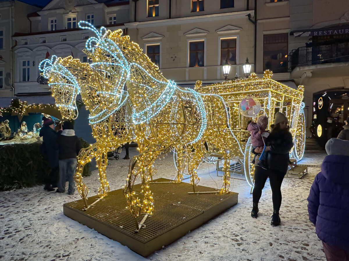 Rzeszów - Świąteczne Miasteczko i iluminacje w centrum Rzeszowa