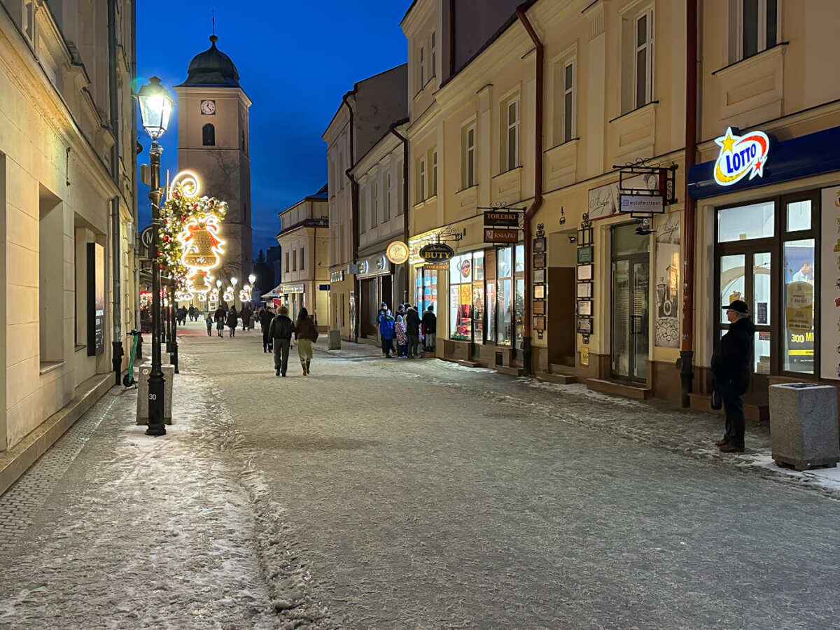 Rzeszów - Świąteczne Miasteczko i iluminacje w centrum Rzeszowa