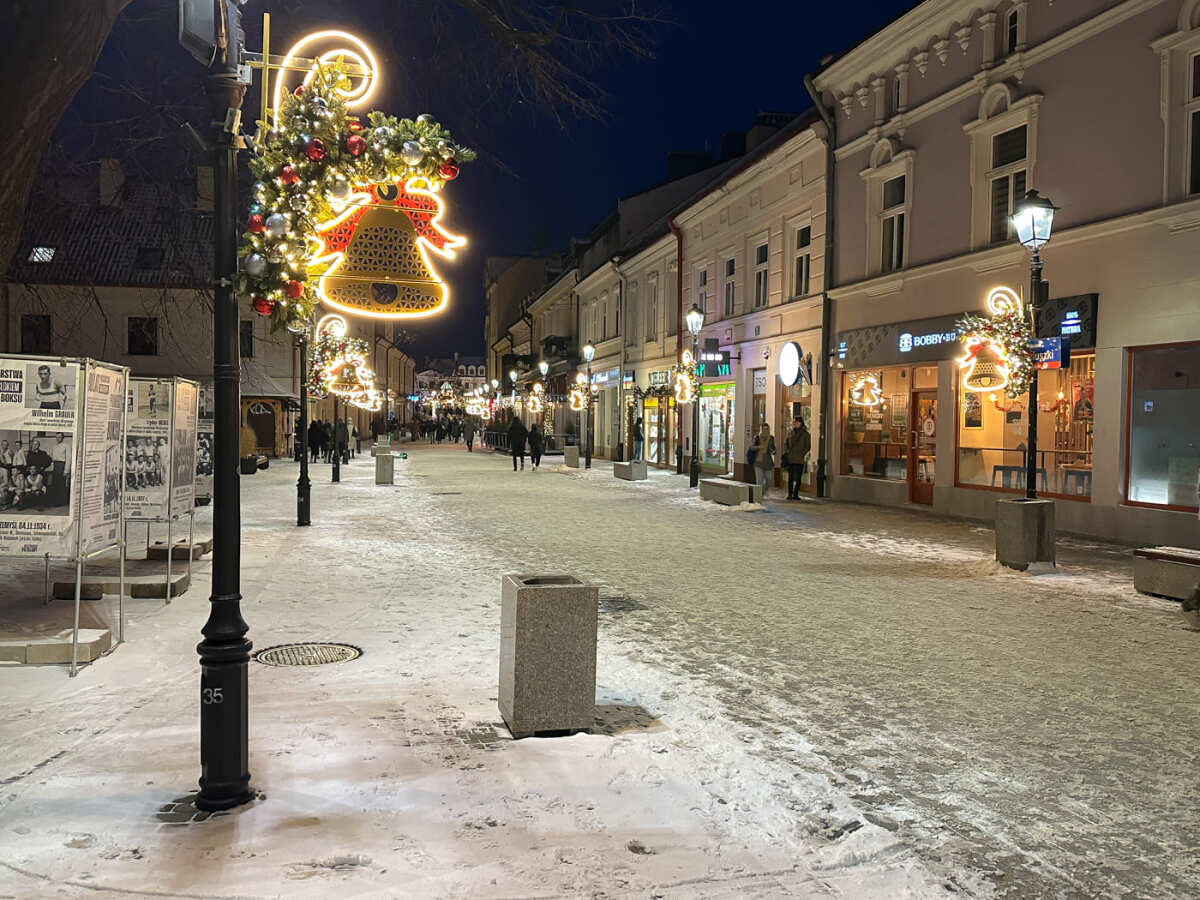 Rzeszów - Świąteczne Miasteczko i iluminacje w centrum Rzeszowa