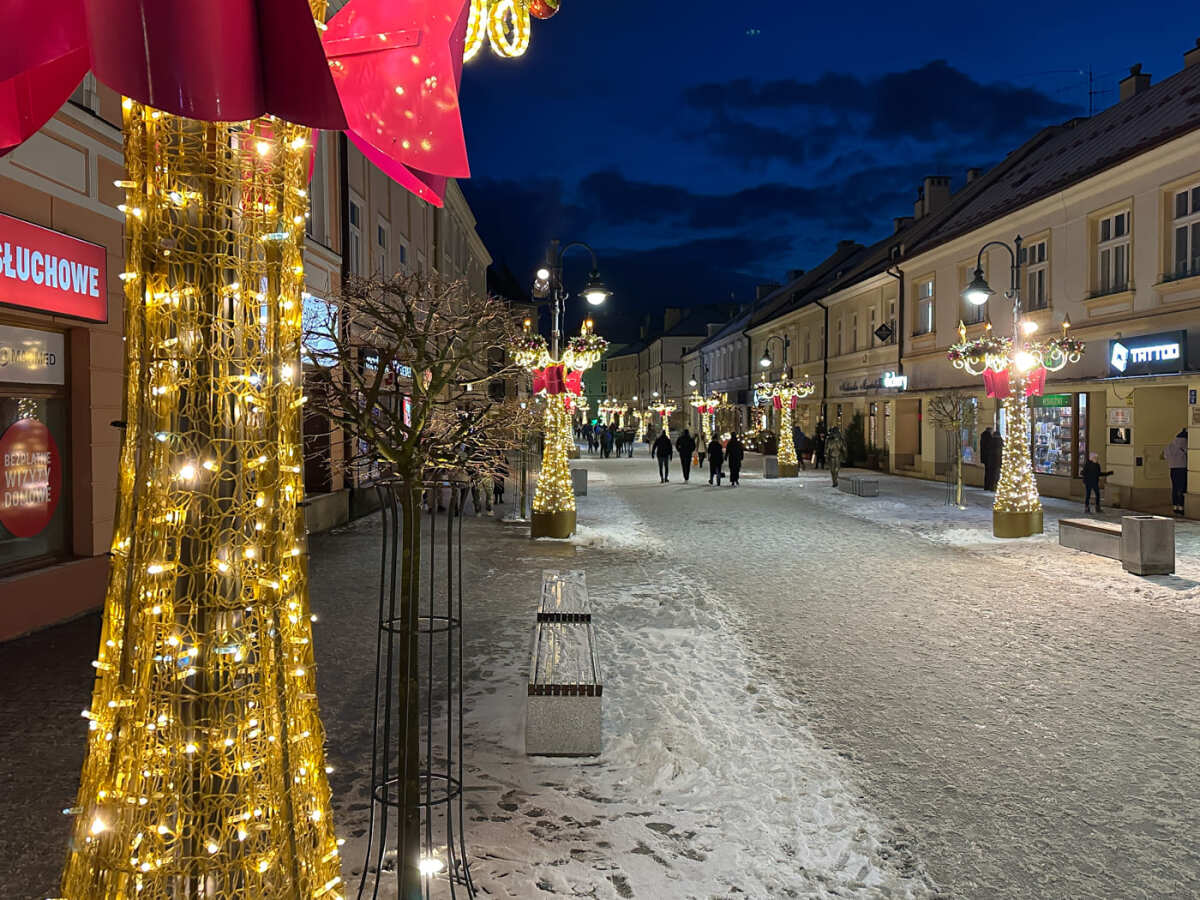 Rzeszów - Świąteczne Miasteczko i iluminacje w centrum Rzeszowa