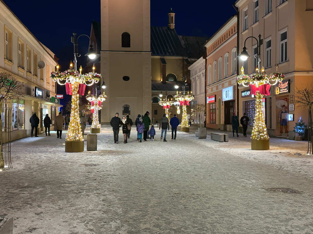 Rzeszów - Świąteczne Miasteczko i iluminacje w centrum Rzeszowa
