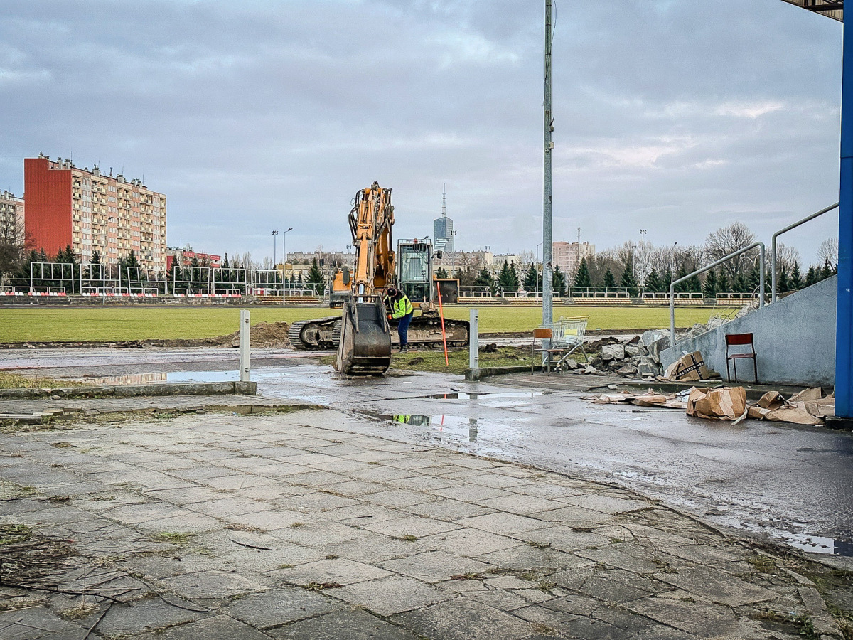 Rzeszów - Prace rozbiórkowe na stadionie Resovii przy ul. Wyspiańskiego