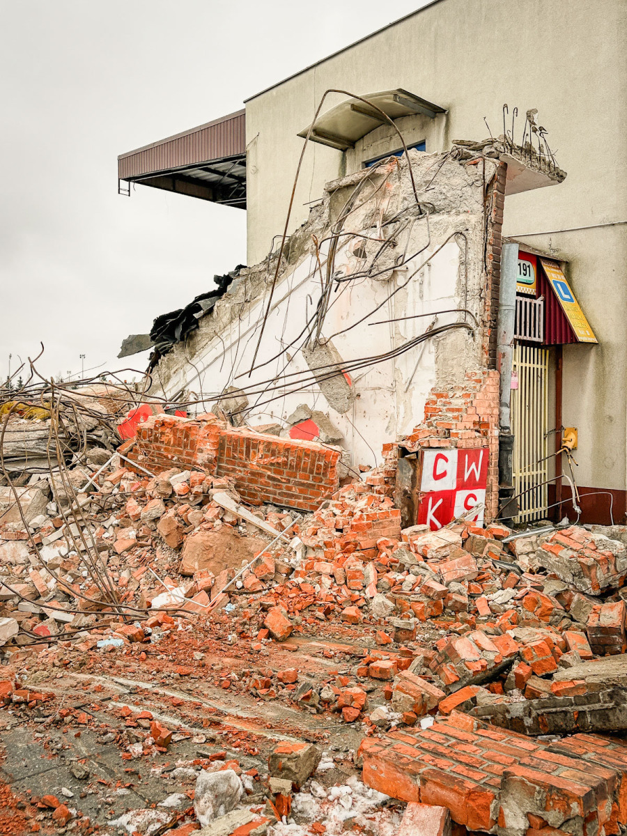 Rzeszów - Prace rozbiórkowe na stadionie Resovii przy ul. Wyspiańskiego