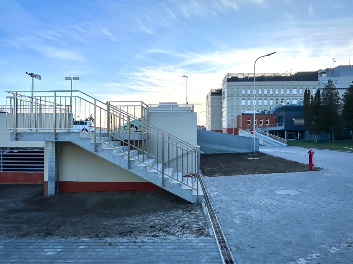 Rzeszów - Nowy parking dwupoziomowy przy szpitalu MSWiA w Rzeszowie