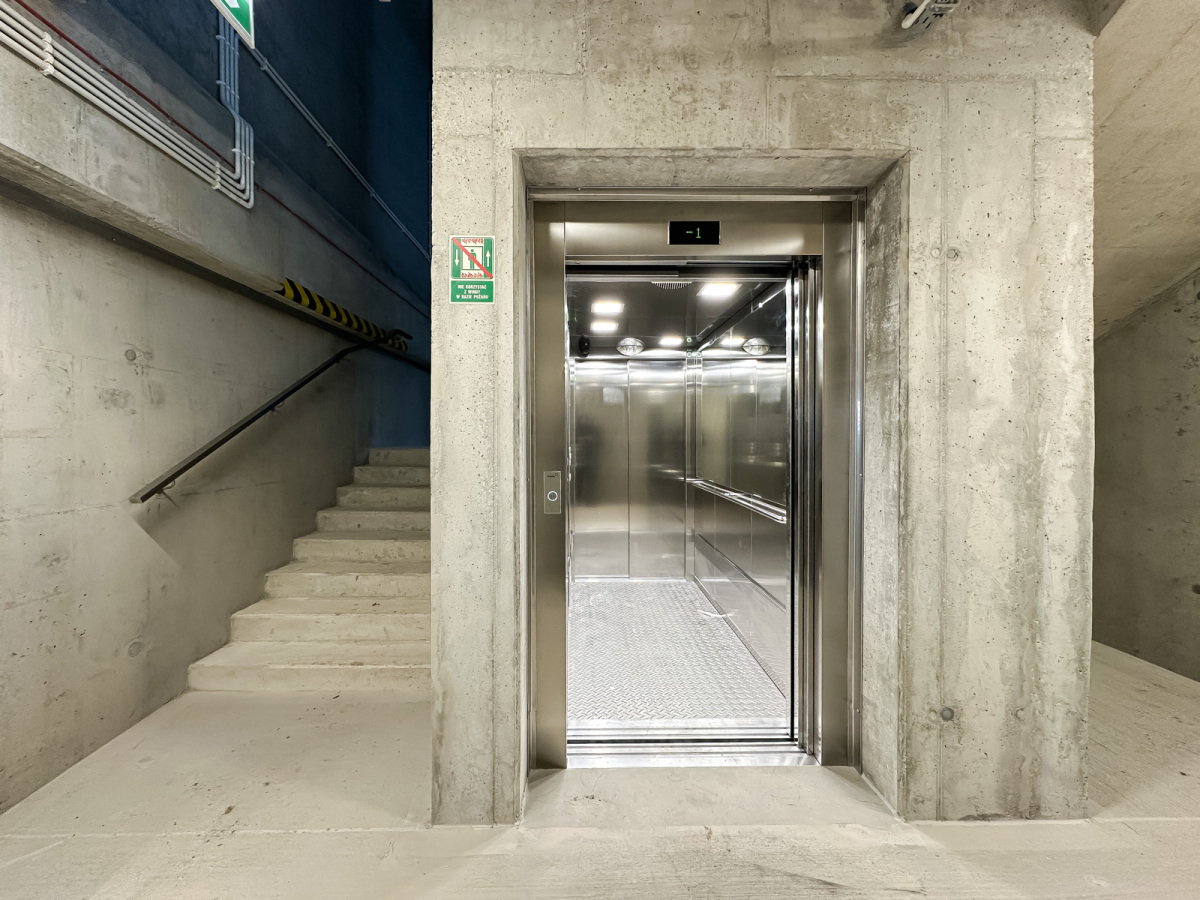 Rzeszów - Nowy parking dwupoziomowy przy szpitalu MSWiA w Rzeszowie