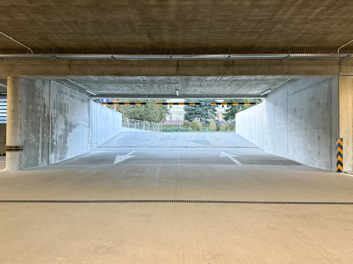 Rzeszów - Nowy parking dwupoziomowy przy szpitalu MSWiA w Rzeszowie