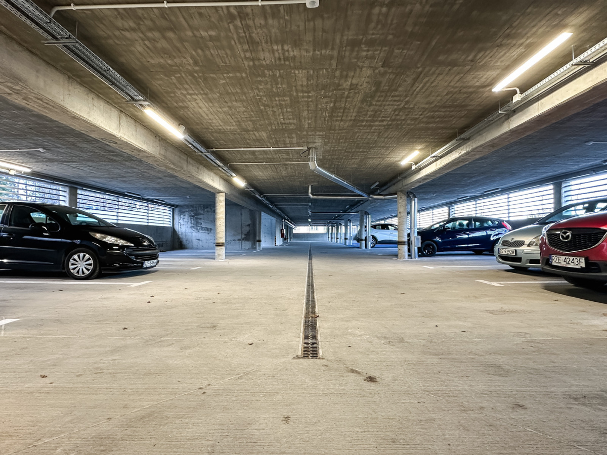 Rzeszów - Nowy parking dwupoziomowy przy szpitalu MSWiA w Rzeszowie