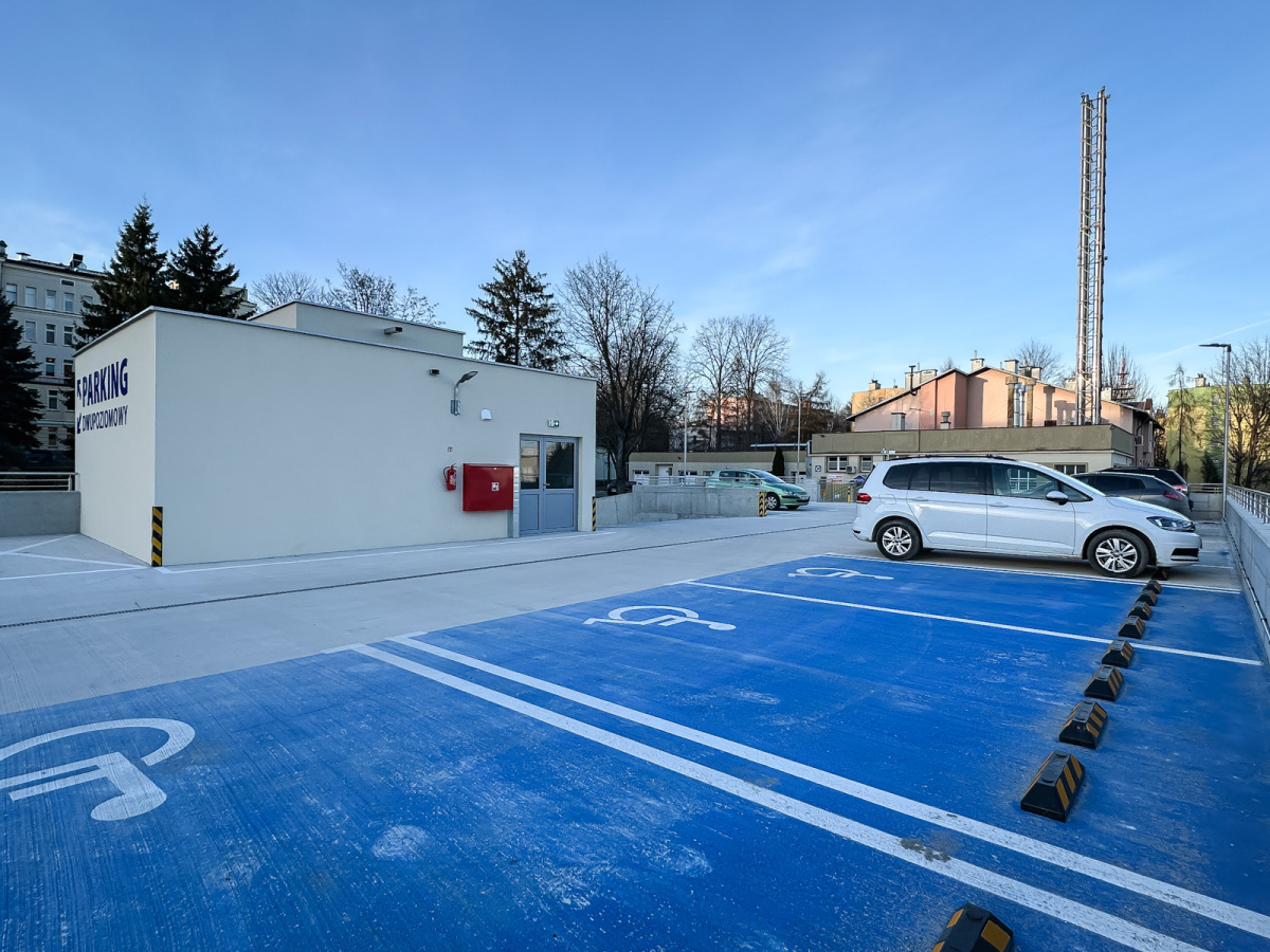 Rzeszów - Nowy parking dwupoziomowy przy szpitalu MSWiA w Rzeszowie