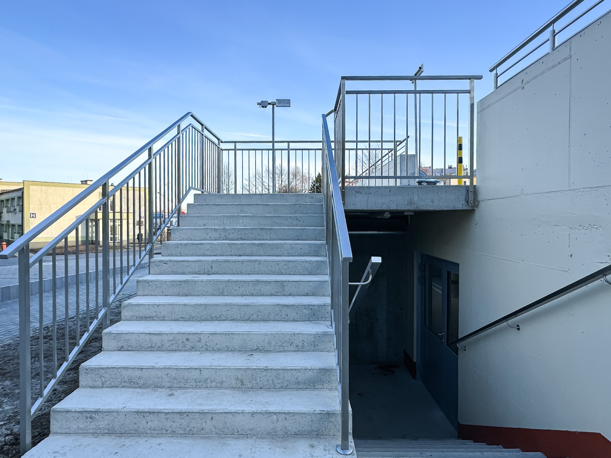 Rzeszów - Nowy parking dwupoziomowy przy szpitalu MSWiA w Rzeszowie