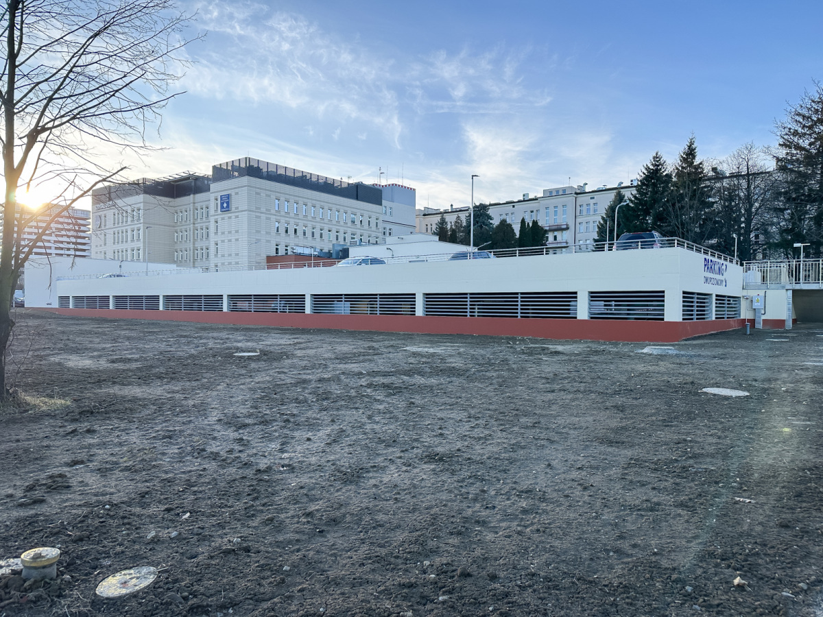 Rzeszów - Nowy parking dwupoziomowy przy szpitalu MSWiA w Rzeszowie