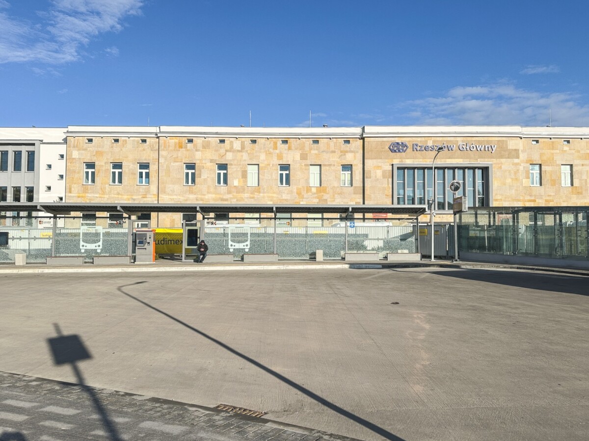 Rzeszów - Przebudowa budynku dworca PKP w Rzeszowie [styczeń 2024]