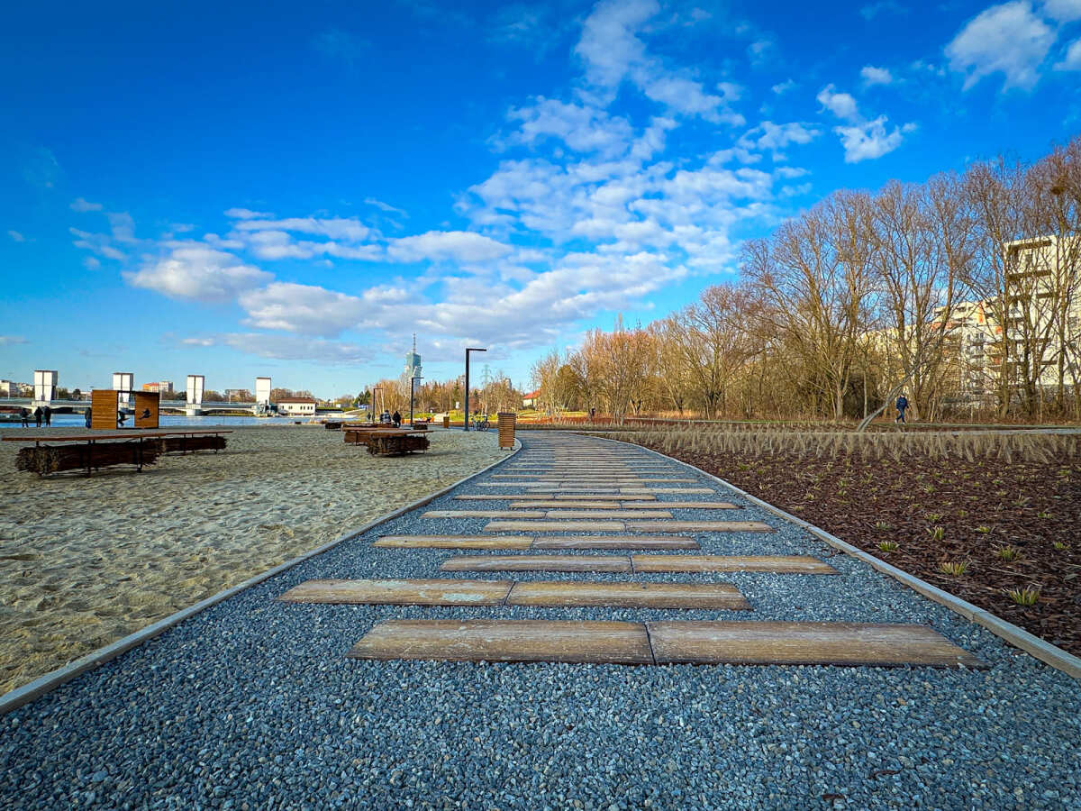 Rzeszów - Słoneczna niedziela na miejskiej plaży