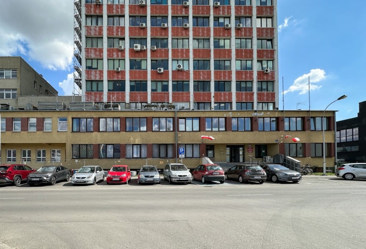 Rzeszów - Modernizacja 15-piętrowego biurowca na ul. Geodetów w Rzeszowie [kwiecień 2025]