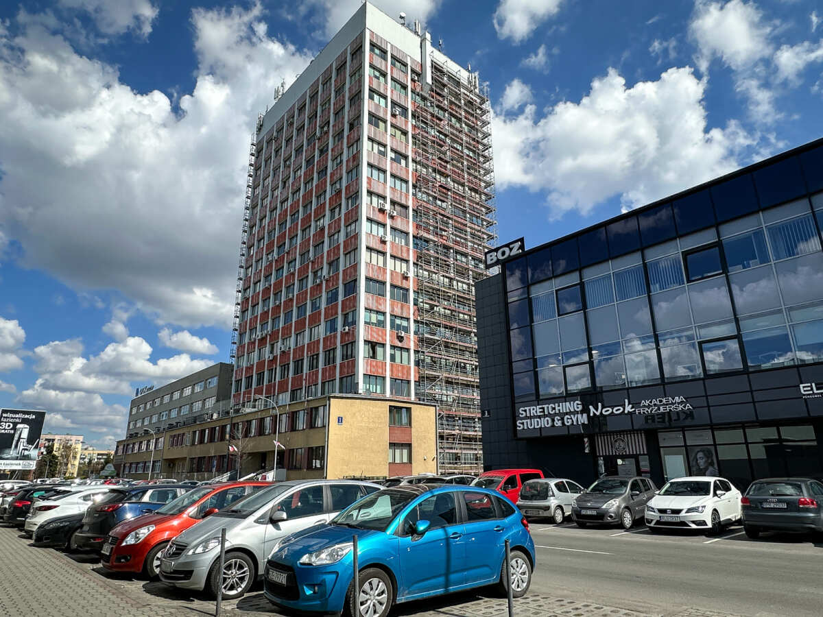Rzeszów - Modernizacja 15-piętrowego biurowca na ul. Geodetów w Rzeszowie [kwiecień 2025]