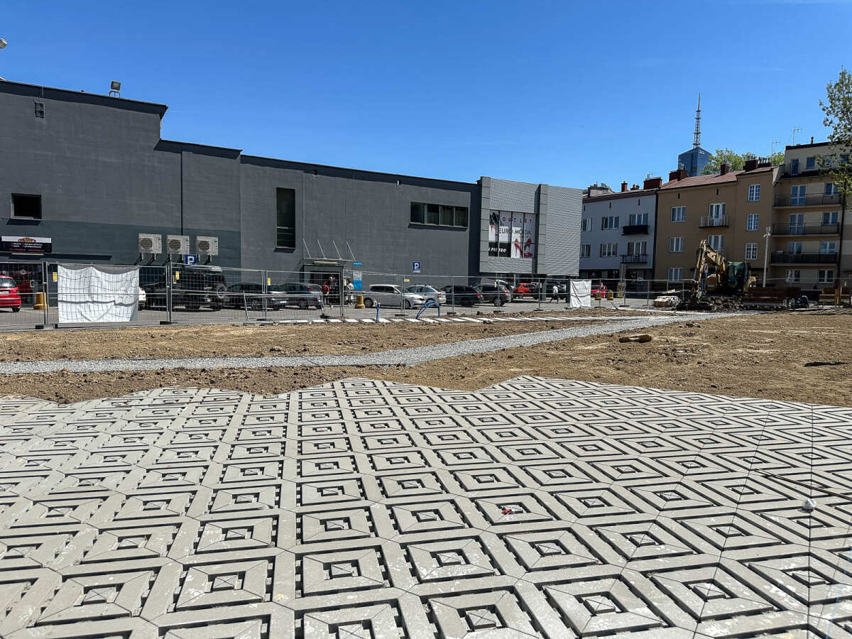 Rzeszów - Budowa ogrodu kieszonkowego przy Estradzie Rzeszowskiej [kwiecień 2025]