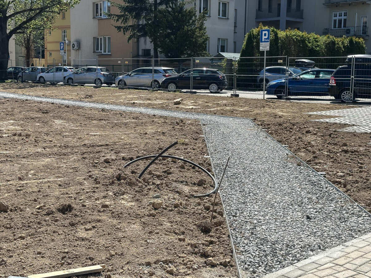 Rzeszów - Budowa ogrodu kieszonkowego przy Estradzie Rzeszowskiej [kwiecień 2025]