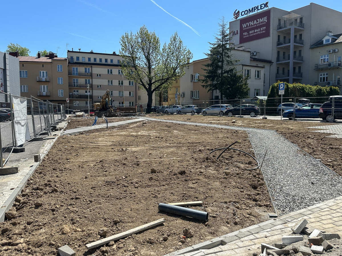 Rzeszów - Budowa ogrodu kieszonkowego przy Estradzie Rzeszowskiej [kwiecień 2025]