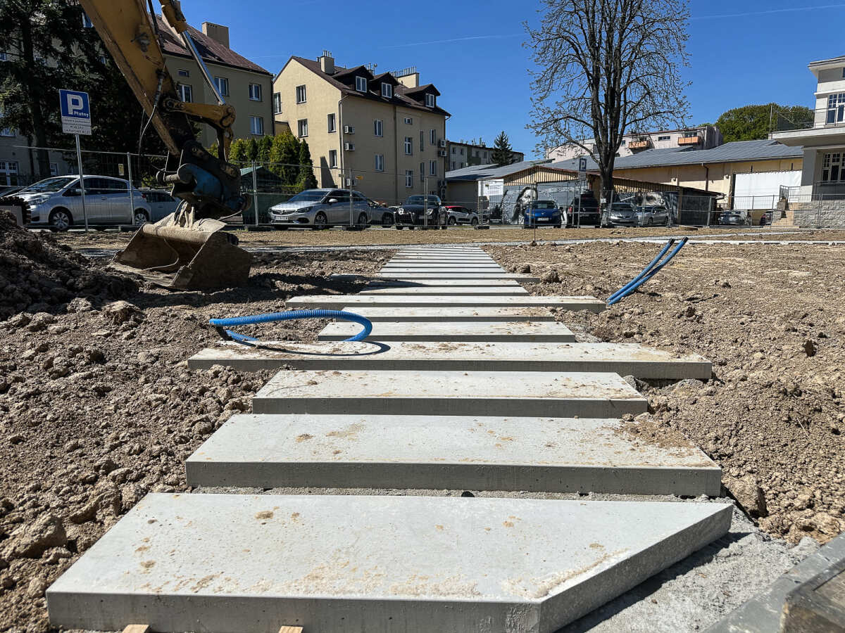 Rzeszów - Budowa ogrodu kieszonkowego przy Estradzie Rzeszowskiej [kwiecień 2025]