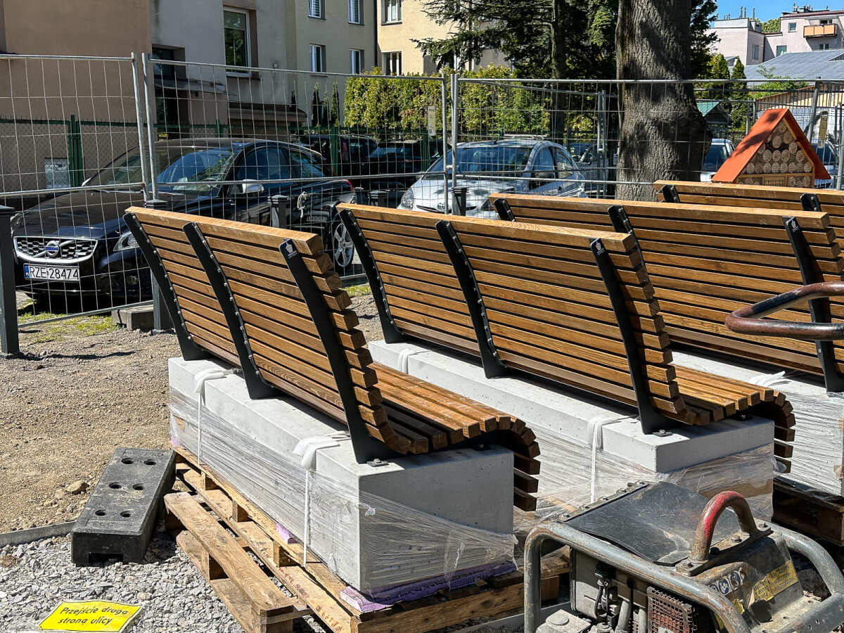 Rzeszów - Budowa ogrodu kieszonkowego przy Estradzie Rzeszowskiej [kwiecień 2025]