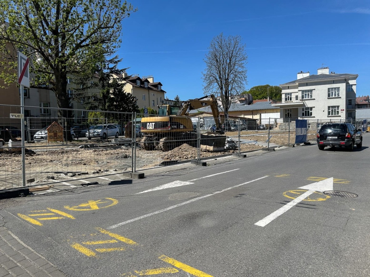 Rzeszów - Budowa ogrodu kieszonkowego przy Estradzie Rzeszowskiej [kwiecień 2025]