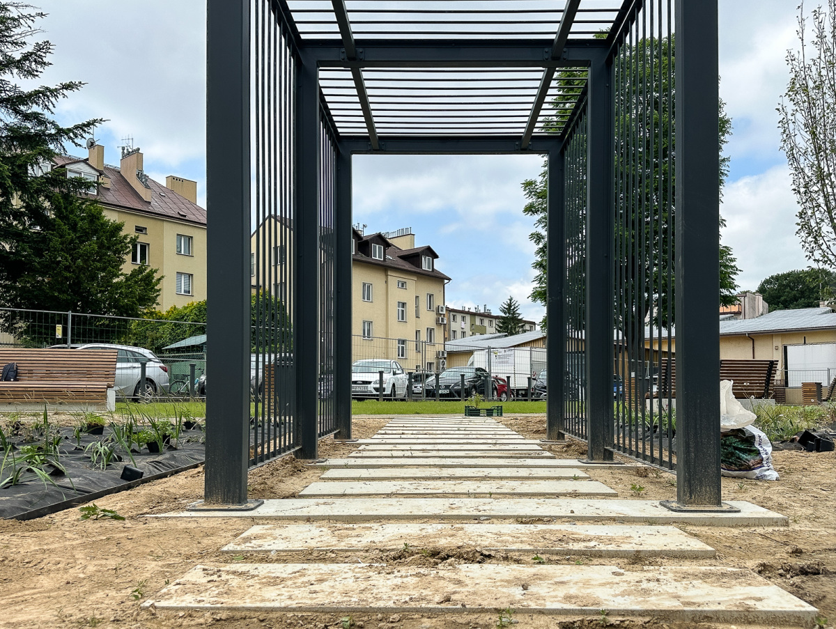 Rzeszów - Budowa ogrodu kieszonkowego w centrum Rzeszowa, przy ul. Jagiellońskiej [czerwiec 2025]