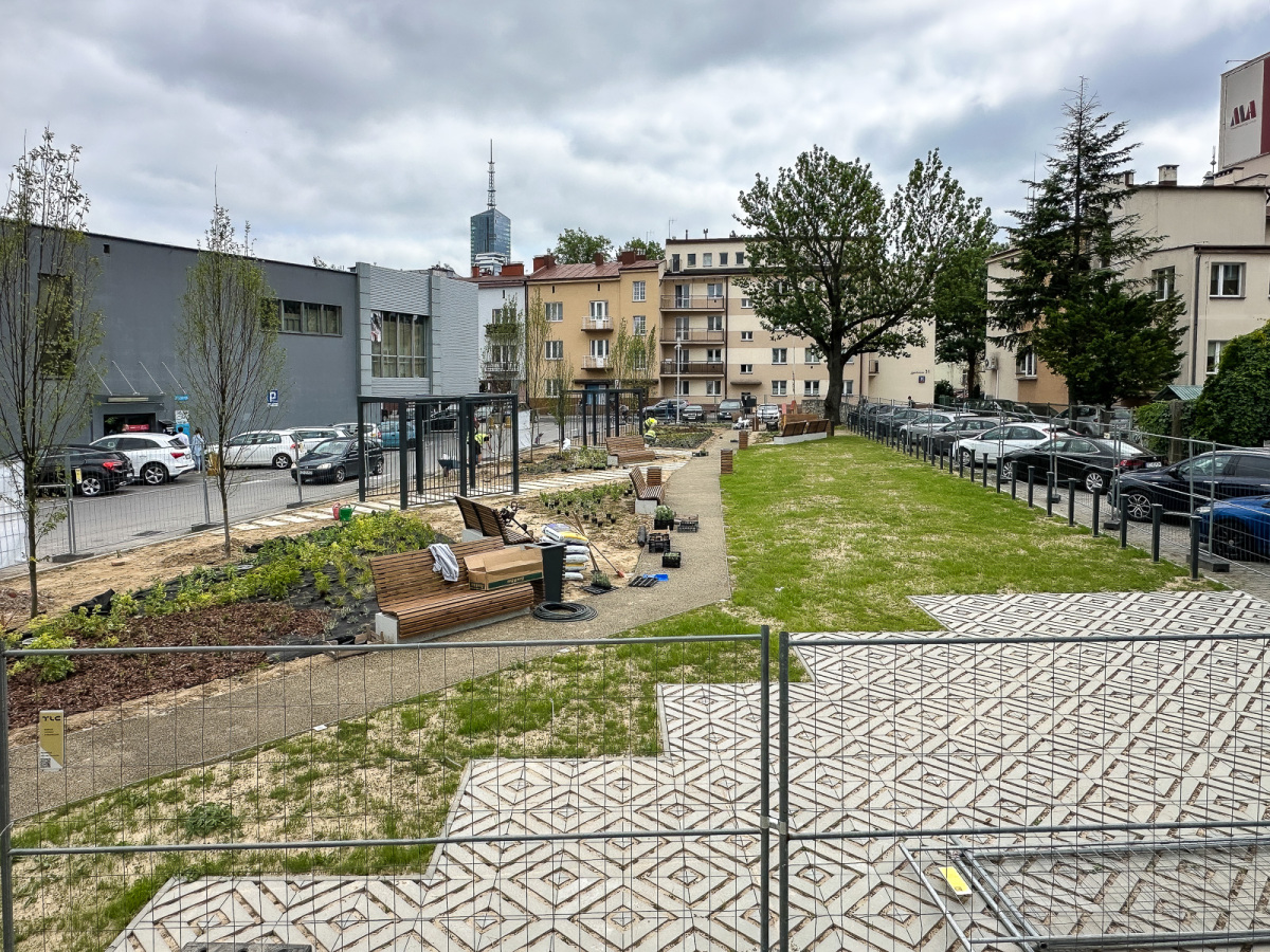 Rzeszów - Budowa ogrodu kieszonkowego w centrum Rzeszowa, przy ul. Jagiellońskiej [czerwiec 2025]