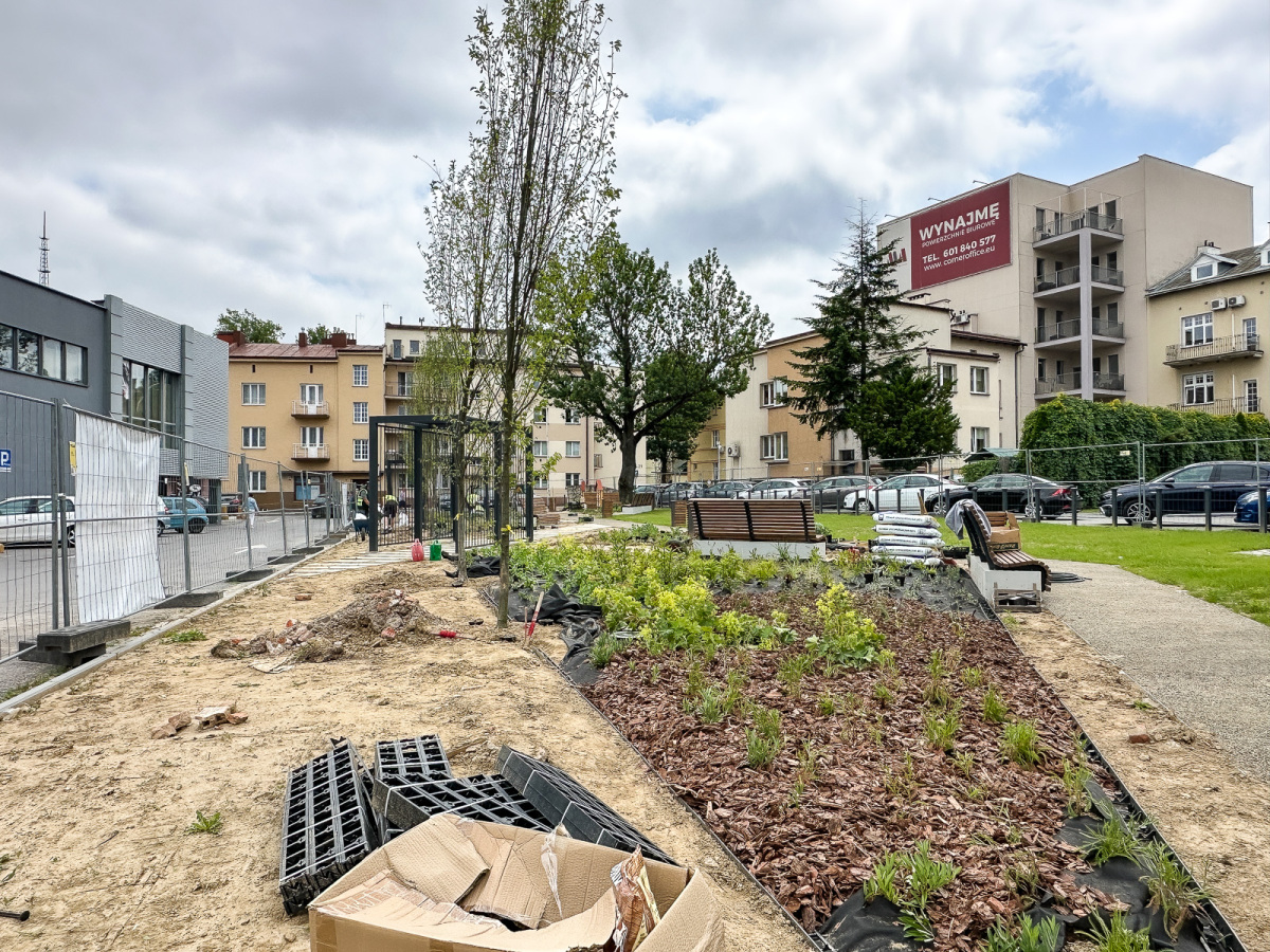 Rzeszów - Budowa ogrodu kieszonkowego w centrum Rzeszowa, przy ul. Jagiellońskiej [czerwiec 2025]