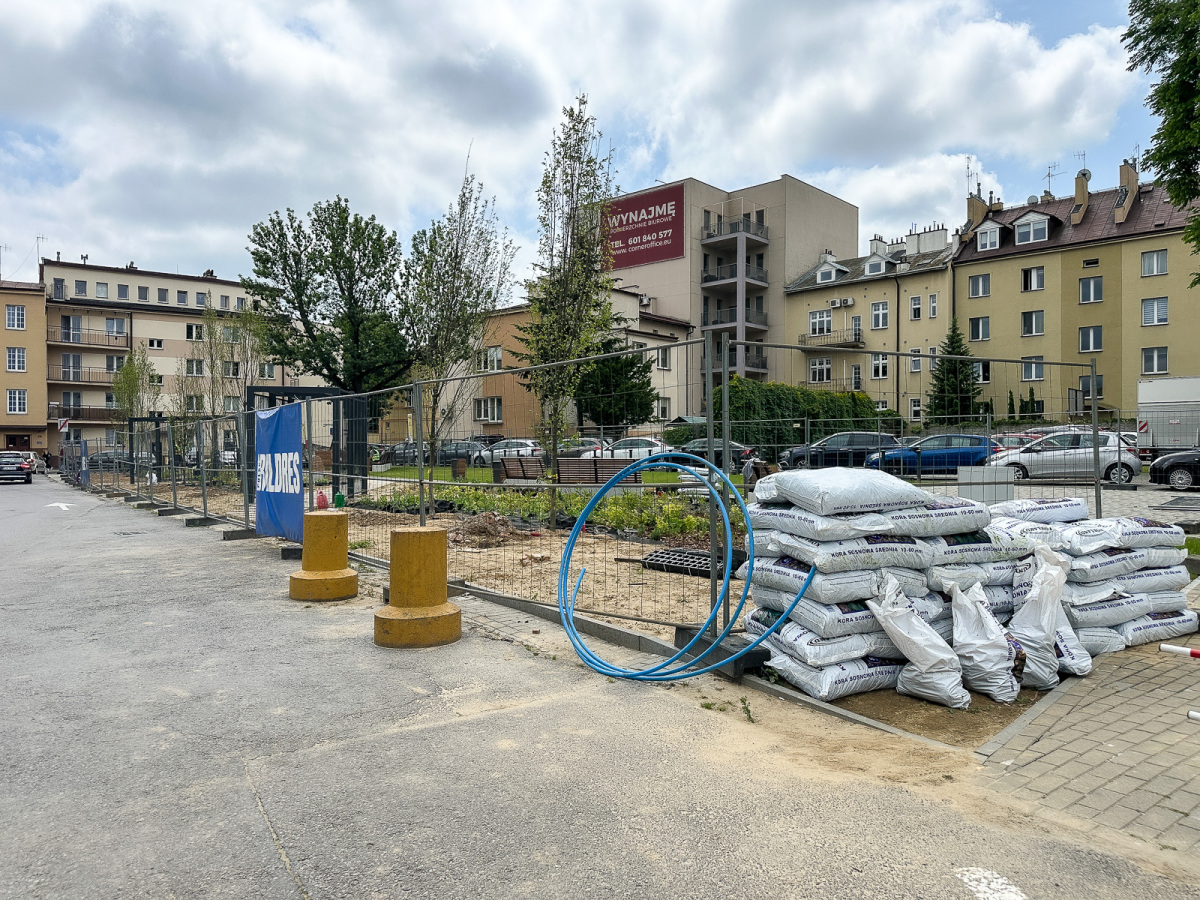 Rzeszów - Budowa ogrodu kieszonkowego w centrum Rzeszowa, przy ul. Jagiellońskiej [czerwiec 2025]