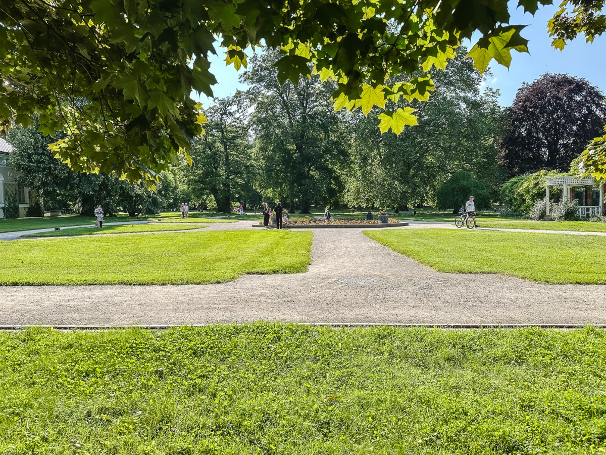 Rzeszów - Spacer po parku łańcuckiego Zamku