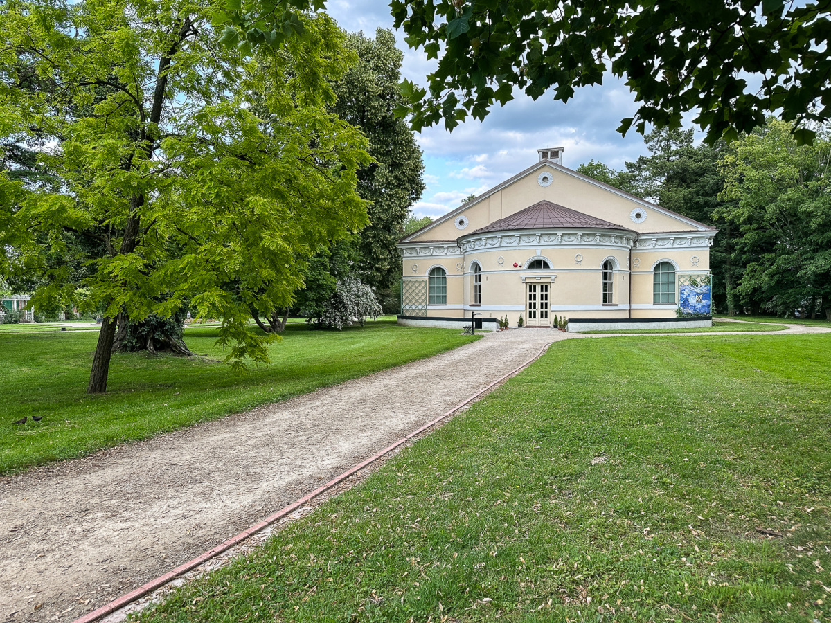 Rzeszów - Spacer po parku łańcuckiego Zamku