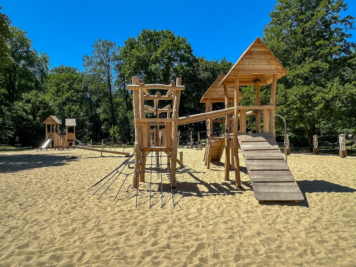 Rzeszów - Lato w zrewitalizowanym parku na osiedlu Słocina [lipiec 2025]