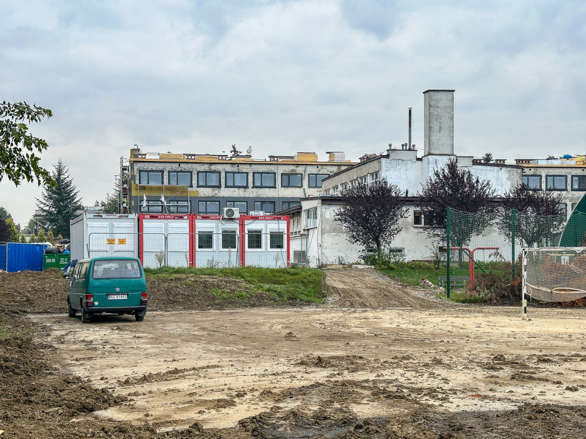 Rzeszów - Rozbudowa Szkoły Podstawowej nr 21 przy ul. Miodowej [Październik 2025]