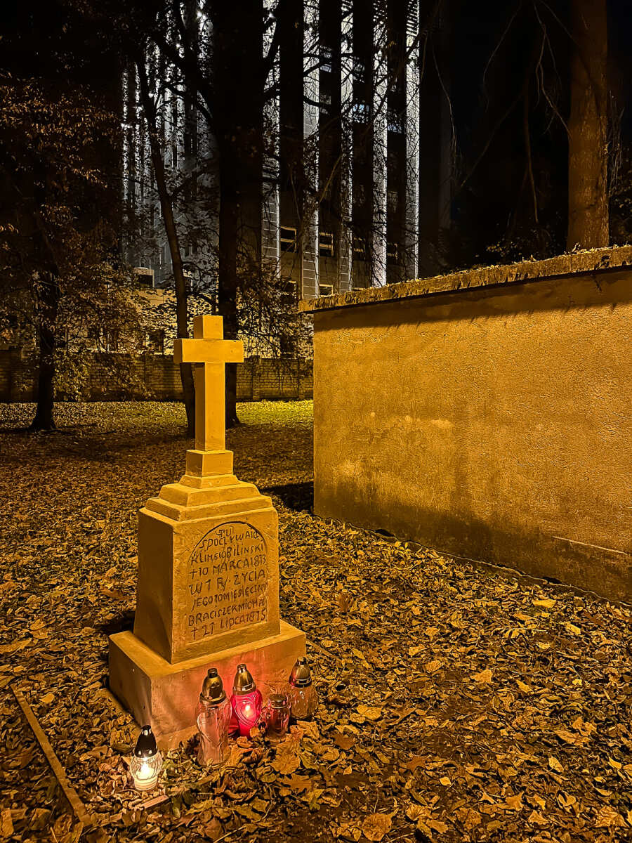 Rzeszów - Noc Wszystkich Świętych na Starym Cmentarzu w Rzeszowie