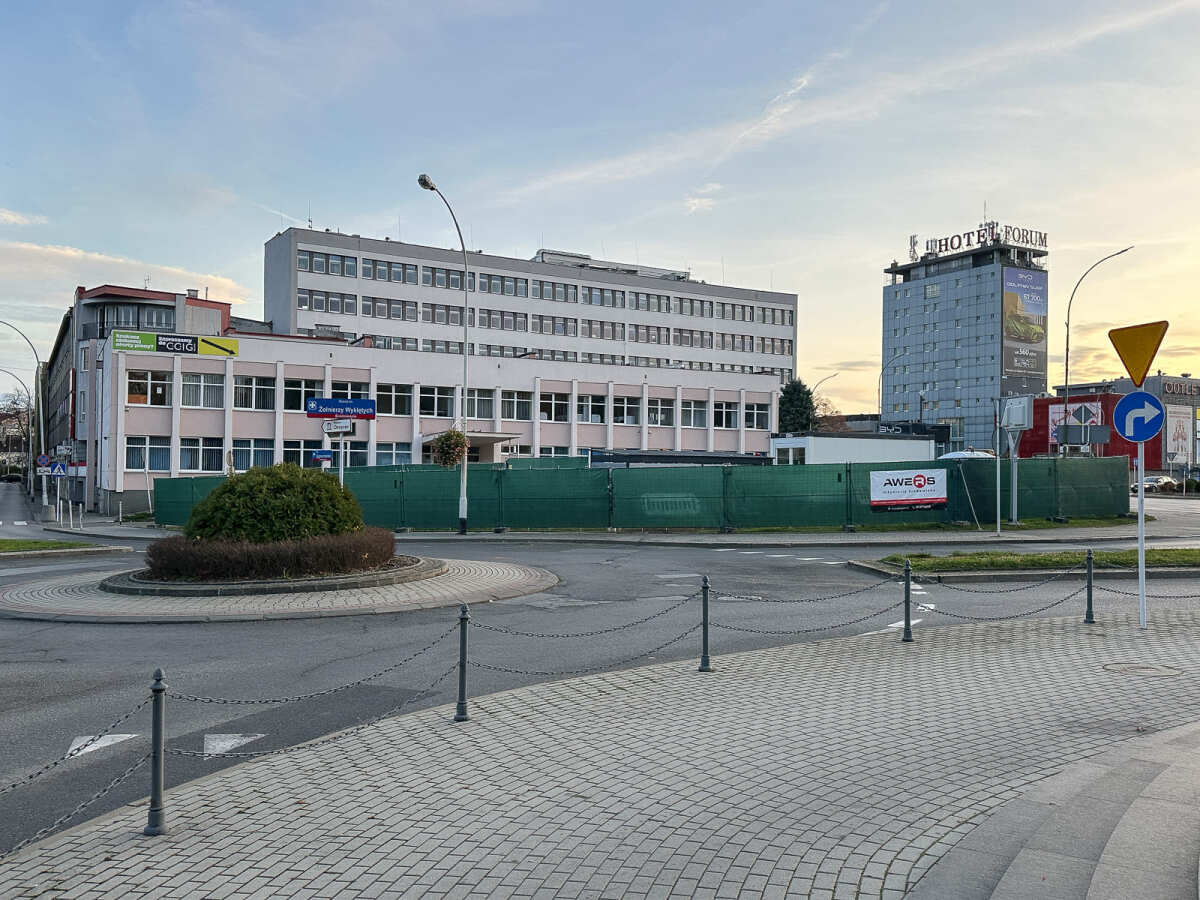 Rzeszów - Przygotowywanie terenu pod budowę biurowca Corner Point [listopad 2025]